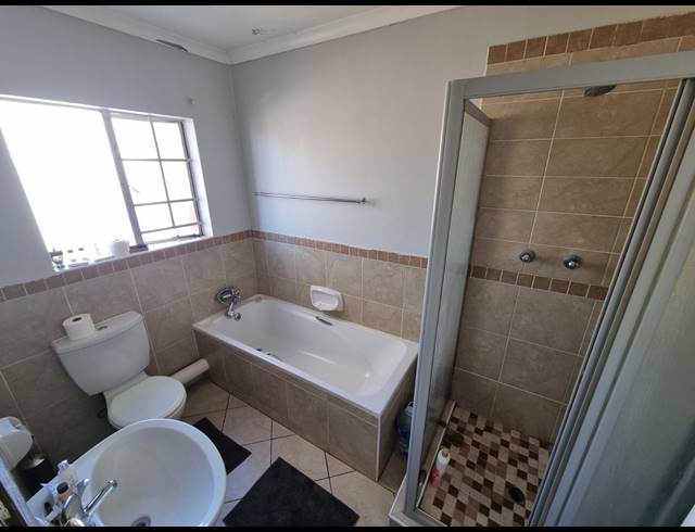 2 BEDROOM APARTMENT FOR SALE IN NOORDWYK